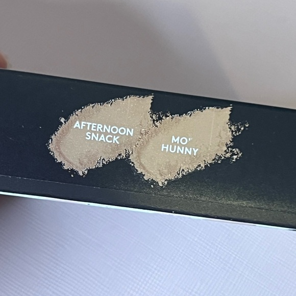 FENTY BEAUTY • KILLAWATT HIGHLIGHTER DUO - AFTERNOON SNACK & MO' HUNNY • NEW IN - Picture 9 of 9